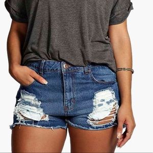 Plus sized blue denim shorts